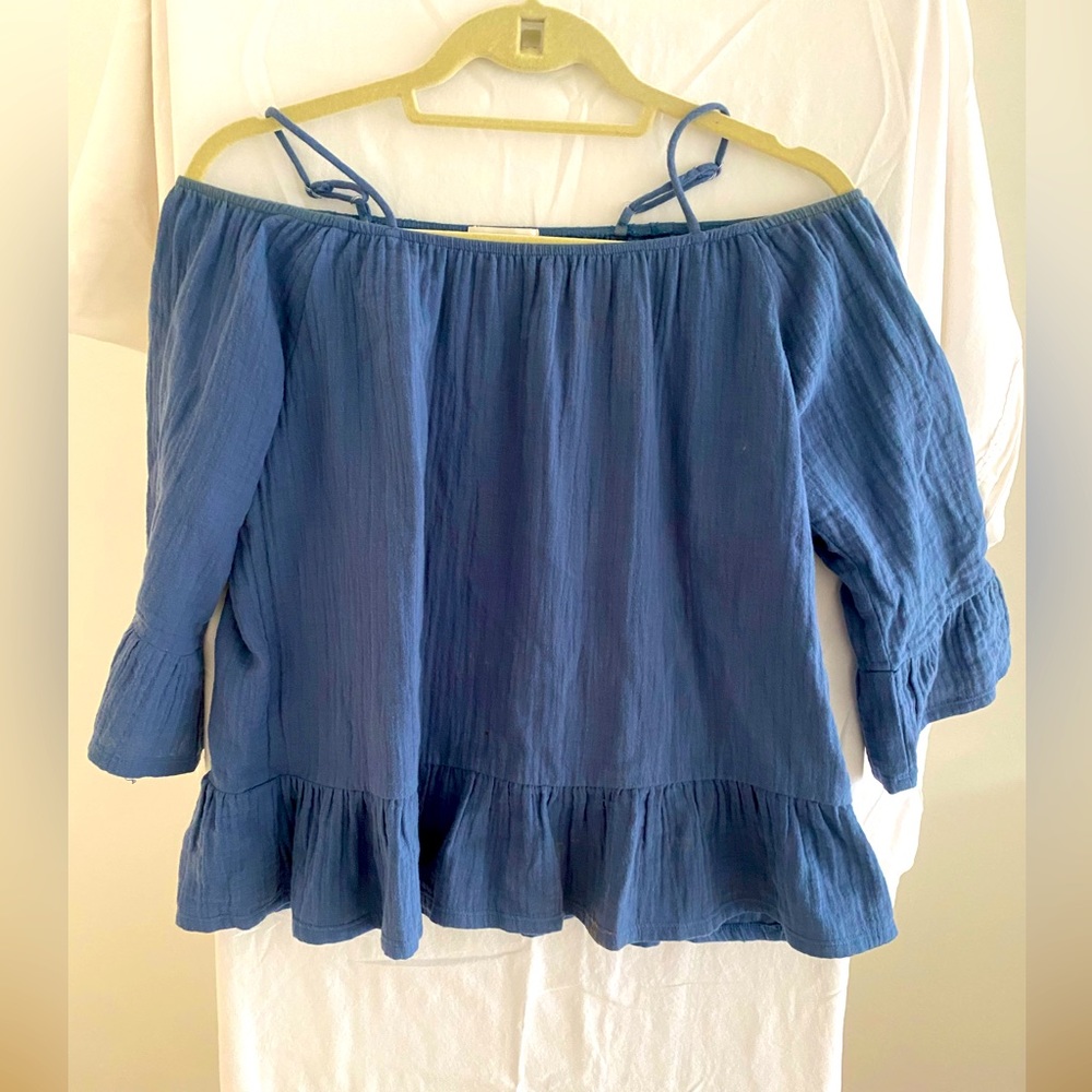 Glam crop off sholder top.  Blue size S.